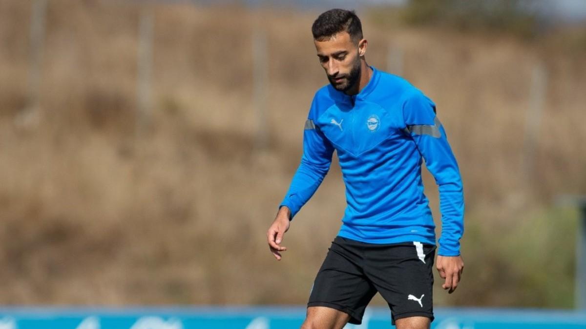 Abde, en un entrenamiento con el Alavés