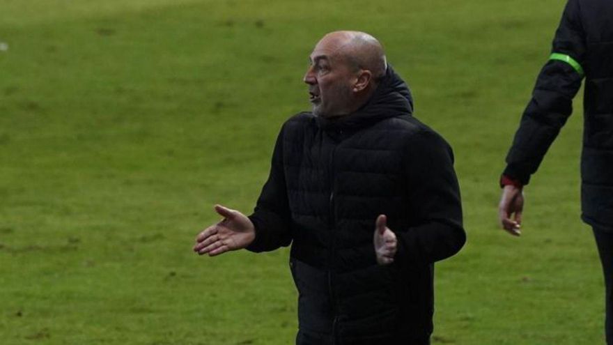 Juan Sabas, entrenador del Zamora CF: &quot;Hemos sido un desastre, pero es ahora cuando necesitamos apoyo&quot;