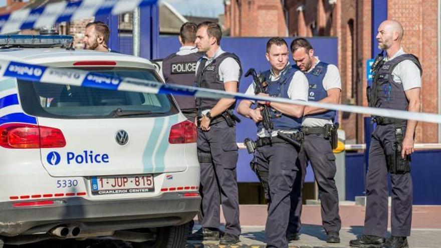 El ataque a dos policías en Charleroi "apunta" a un atentado terrorista