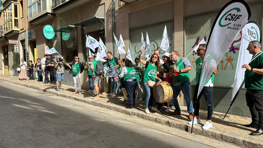 Nuevo éxodo de funcionarios: El sueldo que cobran apenas les permite sobrevivir en Baleares