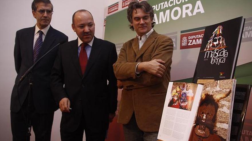 Bernardo Calvo, José María Barrios y Helder Ferreira, en la presentación.