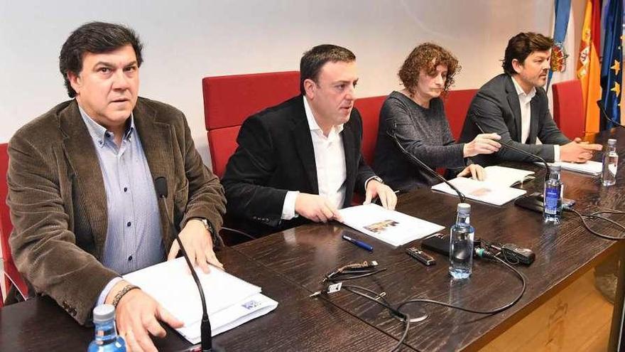 Emilio Grandío, Valentín González, Goretti Sanmartín y Xabier Ferreira, ayer durante el anuncio del acuerdo.