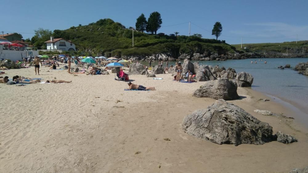 Sábado de playa en Asturias: parcelas de arenal