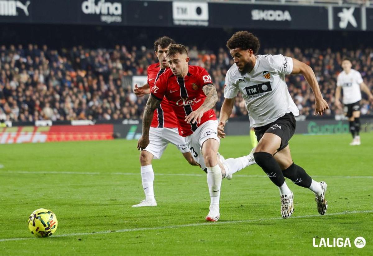 Danjuma dejó destellos de recuperación en la segunda mitad ante el Mallorca