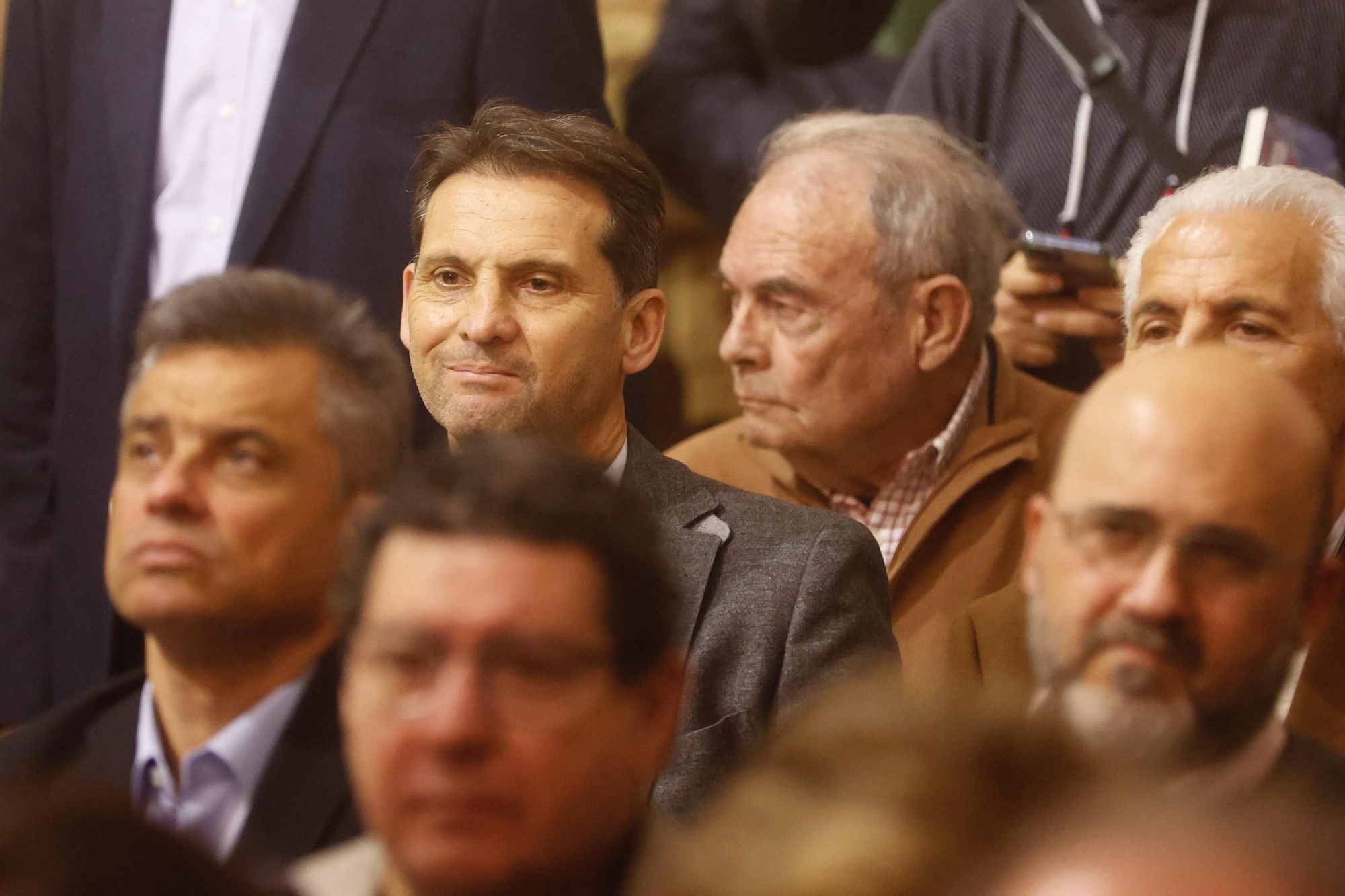 Presentación de 'De sangre azul... y grana', el libro de Paco Fenollosa