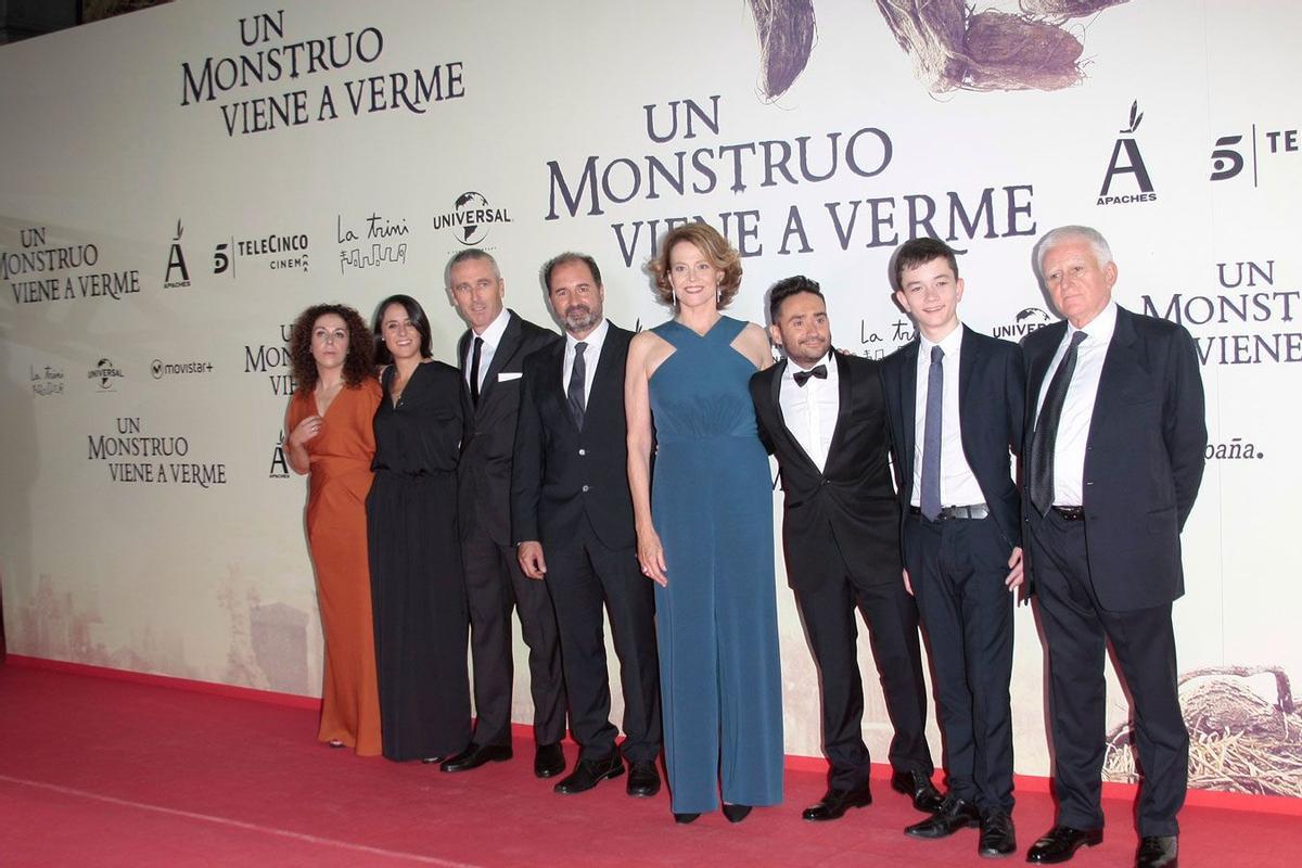 Todos los invitados al estreno de 'Un monstruo viene a verme' - Woman