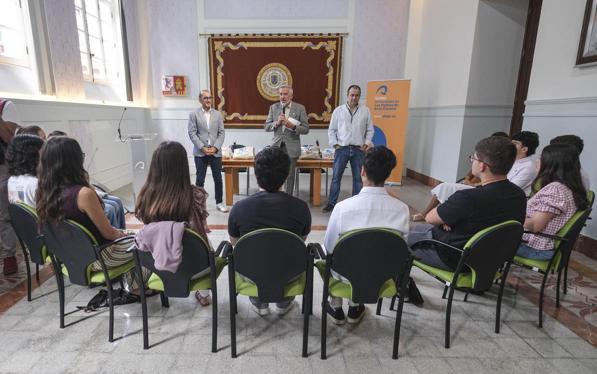 Recepción a los estudiantes con mejores calificaciones en la PAU de junio 2026 en la ULPGC Recepción a los estudiantes con mejores calificaciones en la PAU de junio 2026 en la ULPGC