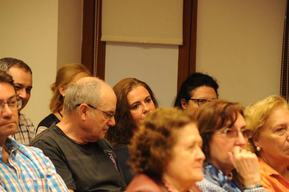 Presentación del libro "Historia de un canalla", d