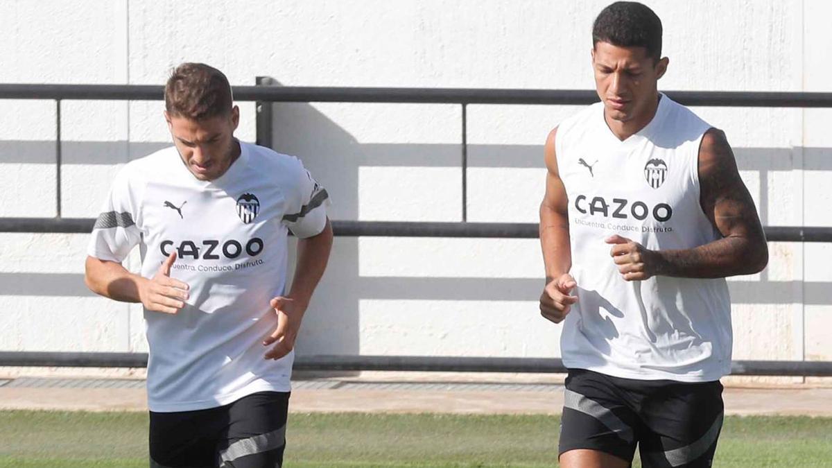 Manu Vallejo y Marcos André están en la agenda del Rayo Vallecano