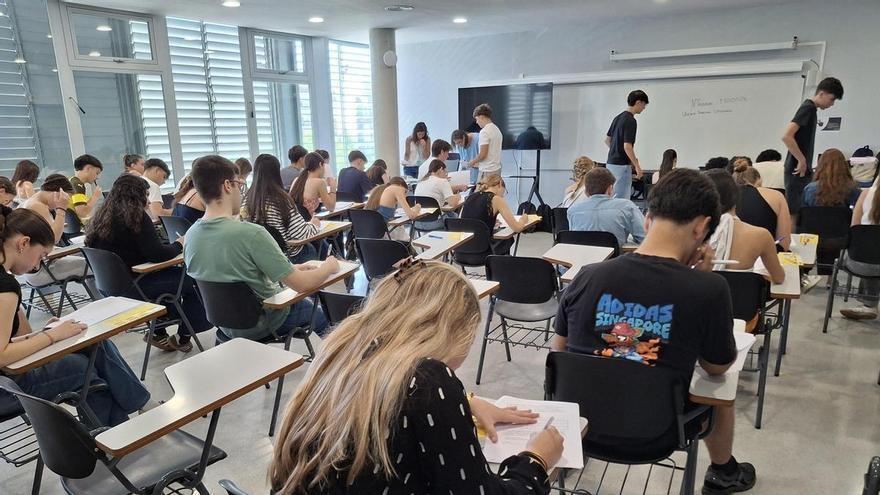 Una seixantena d'alumnes han pres part en el simulacre de la selectivitat a Manresa