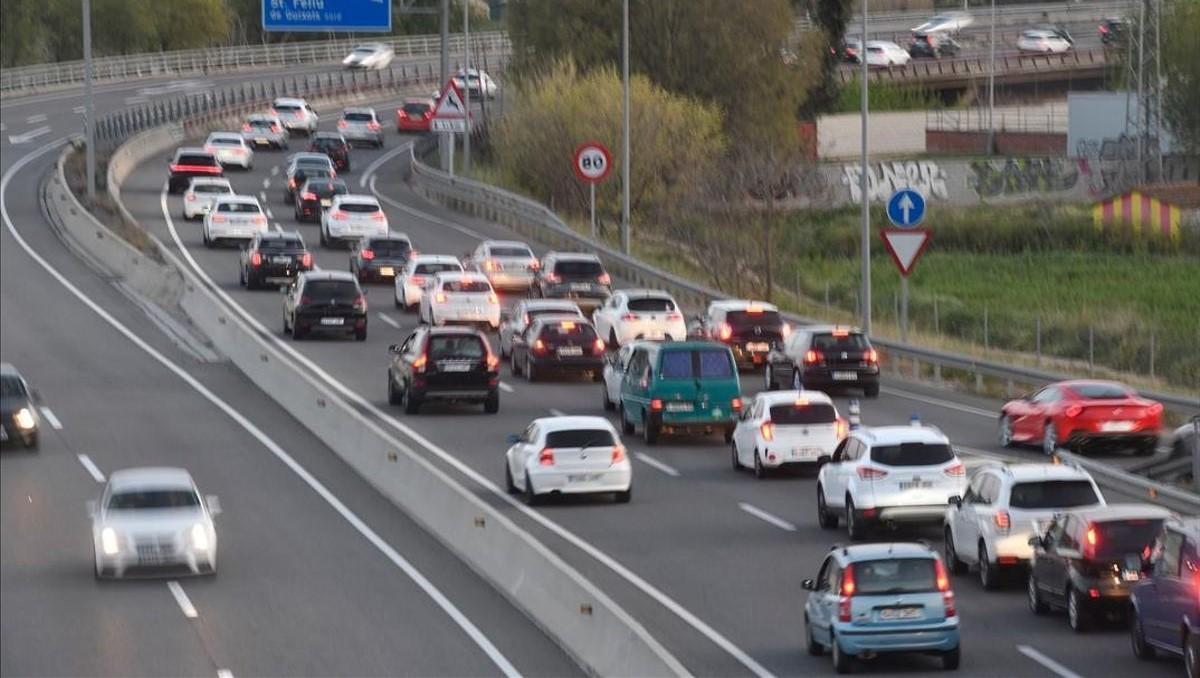 El Ministeri invertirà 45 milions en una nova autovia al Baix llobregat El Ministeri invertirà 45 milions en una nova autovia al Baix llobregat