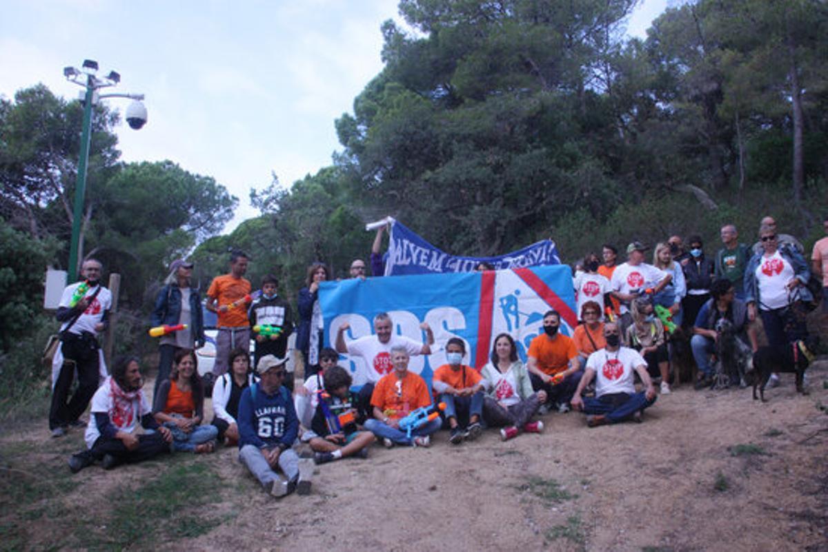 Els manifestants de SOS Costa Brava aquest dissabte 16 d'octubre de 2021 a Lloret