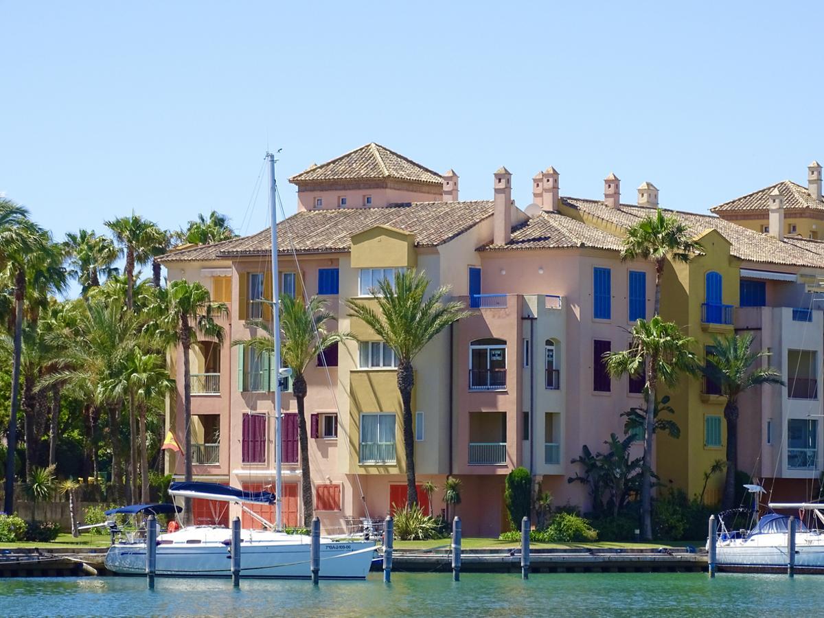 Casas de colores en Sotogrande.