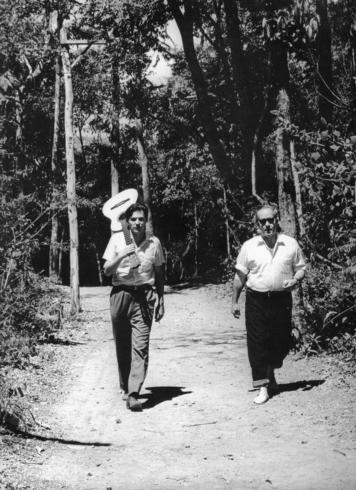 Antonio Carlos Jobim (izda.) y Vinicius de Moraes.