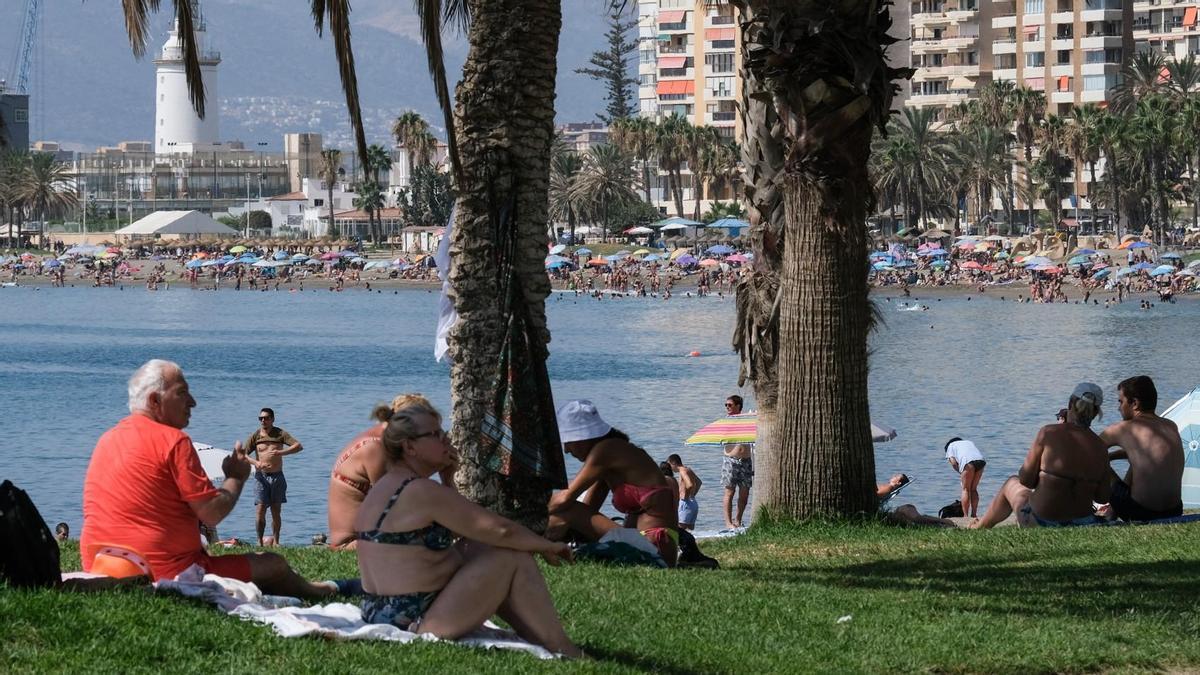 La playa, un posible refugio para el calor de este lunes.