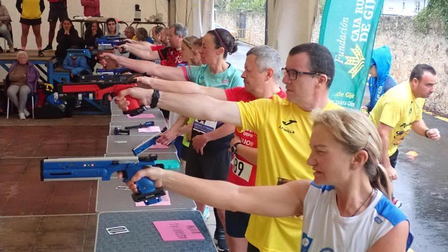 Beatriz Tenreiro y Pablo García, del Pentatlón Gijón, campeones absolutos del Laser Run de Caravia