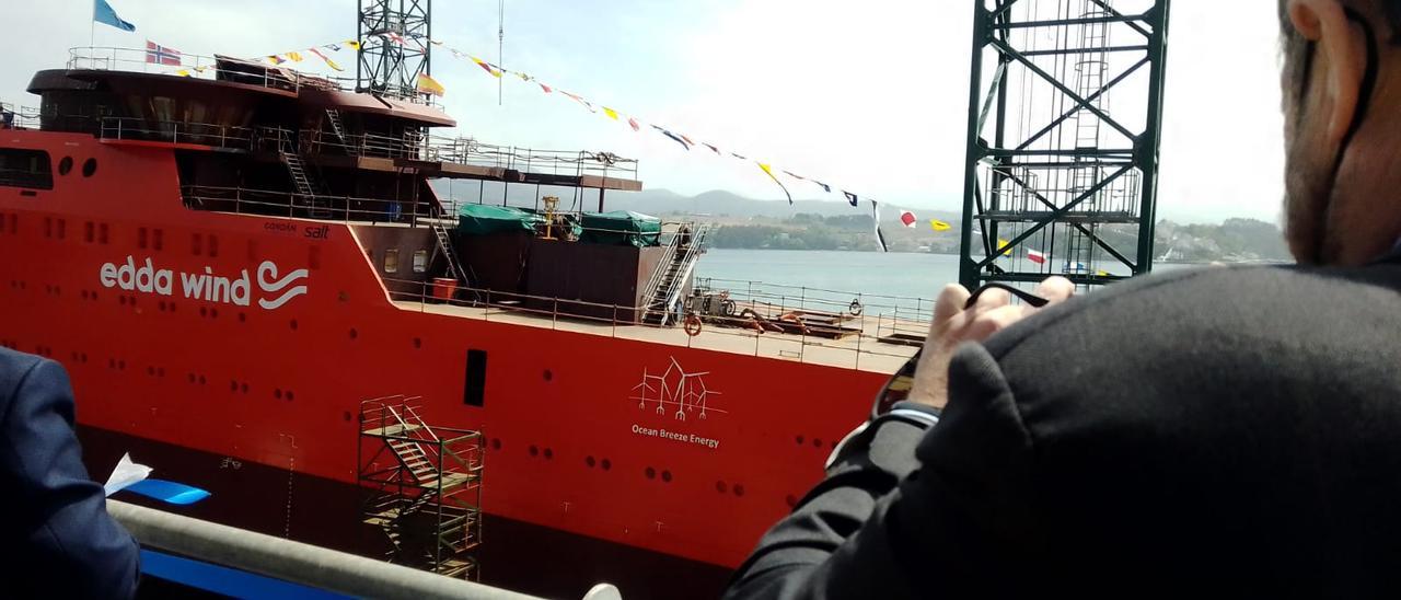 Astilleros Gondán bota el buque C489 para el apoyo a parques eólicos en Noruega