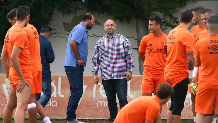 Juanma Barroso junto a Deseado Flores en un entrenamiento en Cobatillas.