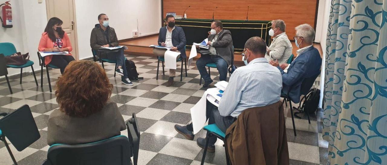 Reunión de la Comisión Puerto-Ciudad en Los Cristianos, anteayer.
