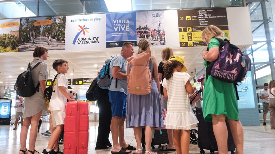 Los turistas internacionales, una fuente de 4.500 millones de ingresos para la Costa Blanca