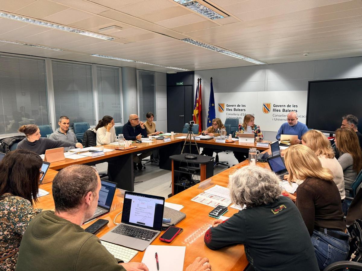 Un momento de la Mesa Sectorial de Eduación de este lunes.