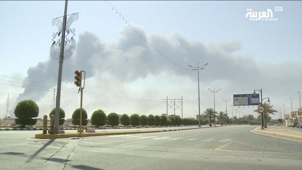 Imágenes de Al Arabiya del ataque a refinerías de Arabia Saudí.