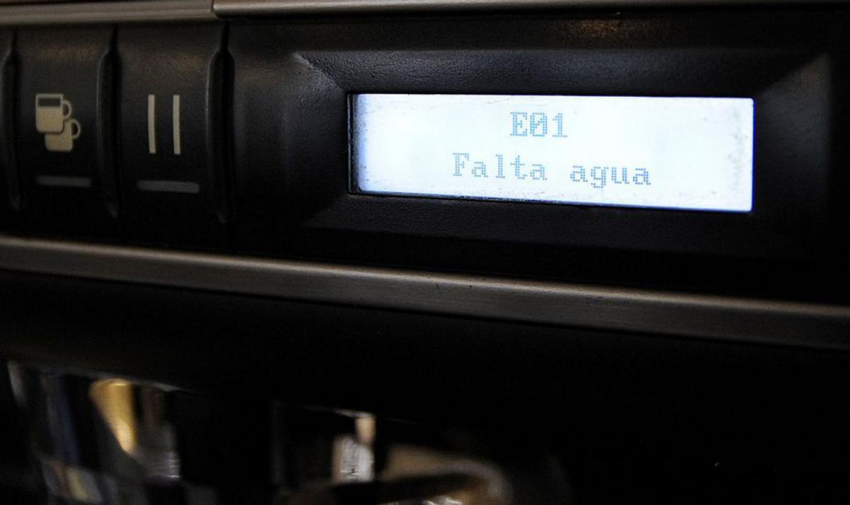 Indicador de una máquina de café. |   // BERNABÉ/JAVIER LALÍN