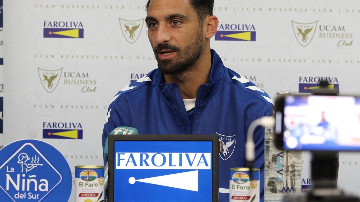 Arturo Rodríguez en rueda de prensa