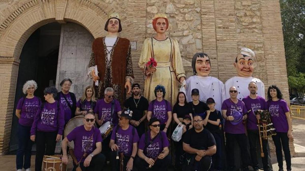 Muel bailó al son de tambores, dulzainas y gaitas de boto.