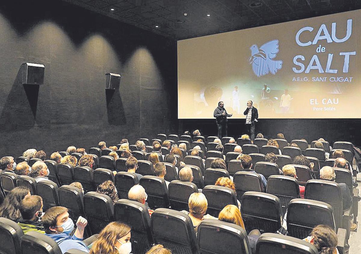 Una de les projeccions del documental El cau, que tracta sobre un grup d’escoltes de Salt que lluiten per aconseguir la inclusió dels joves immigrants, al cinema Truffaut, el 2021.