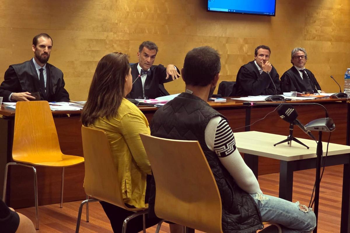 D'esquenes, el processat pel crim de Cabanelles.