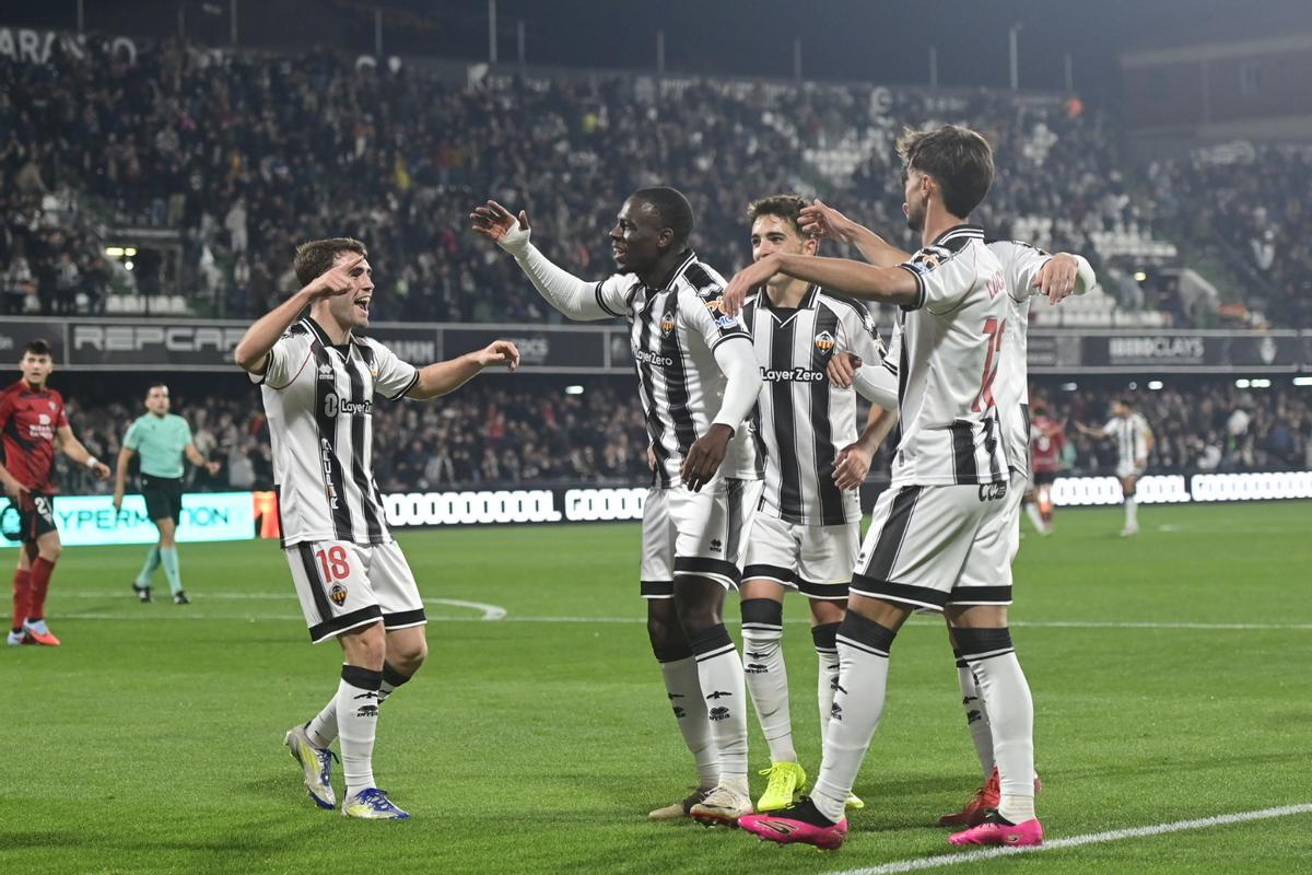 Marc Doué celebra el 1-0 anotado por él en la victoria del Castellón ante el Mirandés.