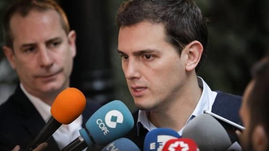 Rajoy aclareix que «la justícia seguirà perseguint i castigant els etarres»