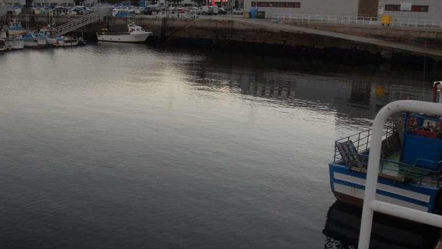 Muelle de Cangas de donde sustrajeron las 35 redes. // S.A.