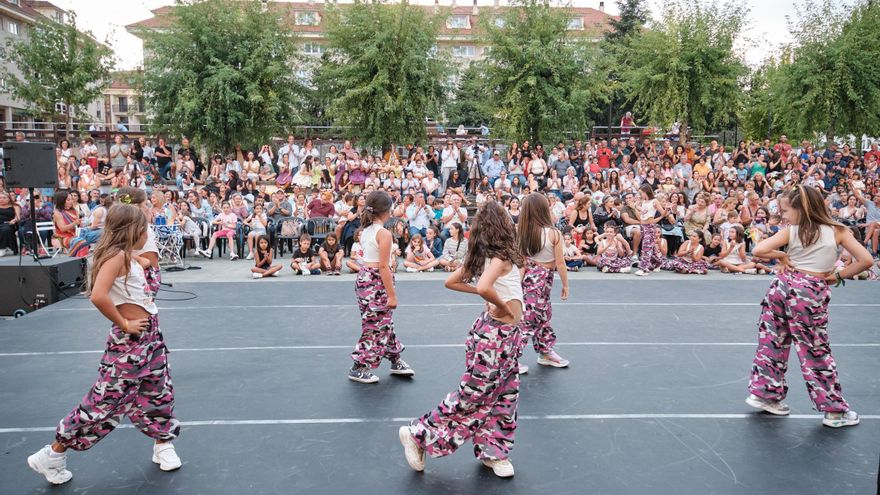 Casi 80 artistas pisarán el escenario de la gran final del Baila con Ames