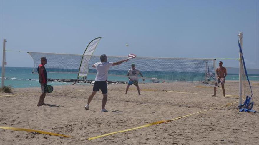 El V Circuito de Tenis Playa hace escala en Nules