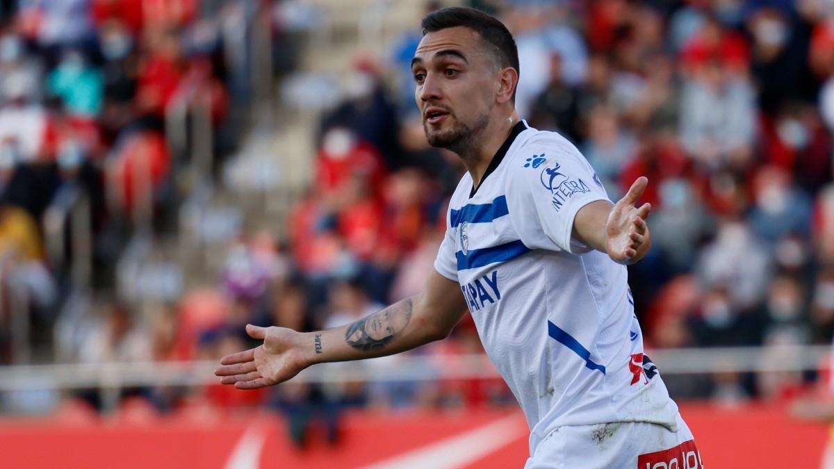 El centrocampista, Gonzalo Escalante, durante su etapa en el Alavés