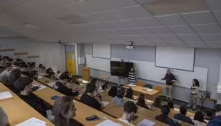 Ourense con bata blanca: los mejores químicos de la provincia se deciden en el campus