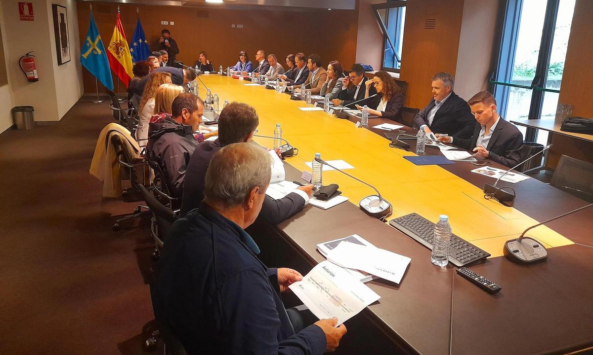 La reunión de la Mesa del AVE de este martes.