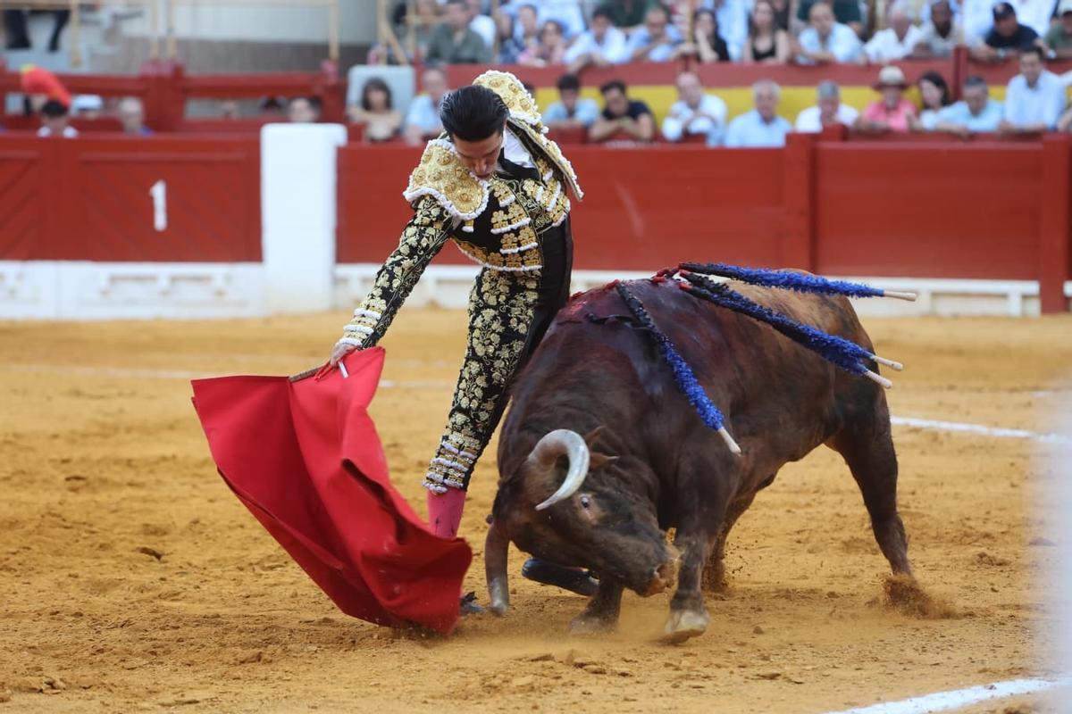 Alejandro Talavante, en la faena de muleta al gran quinto toro de ayer.