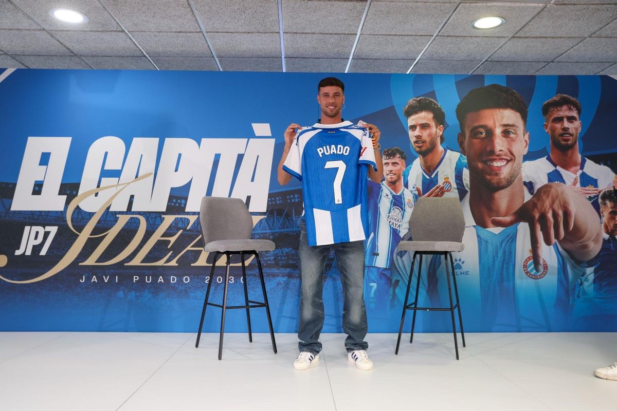 Javi Puado, “orgulloso” de seguir vistiendo la camiseta blanquiazul