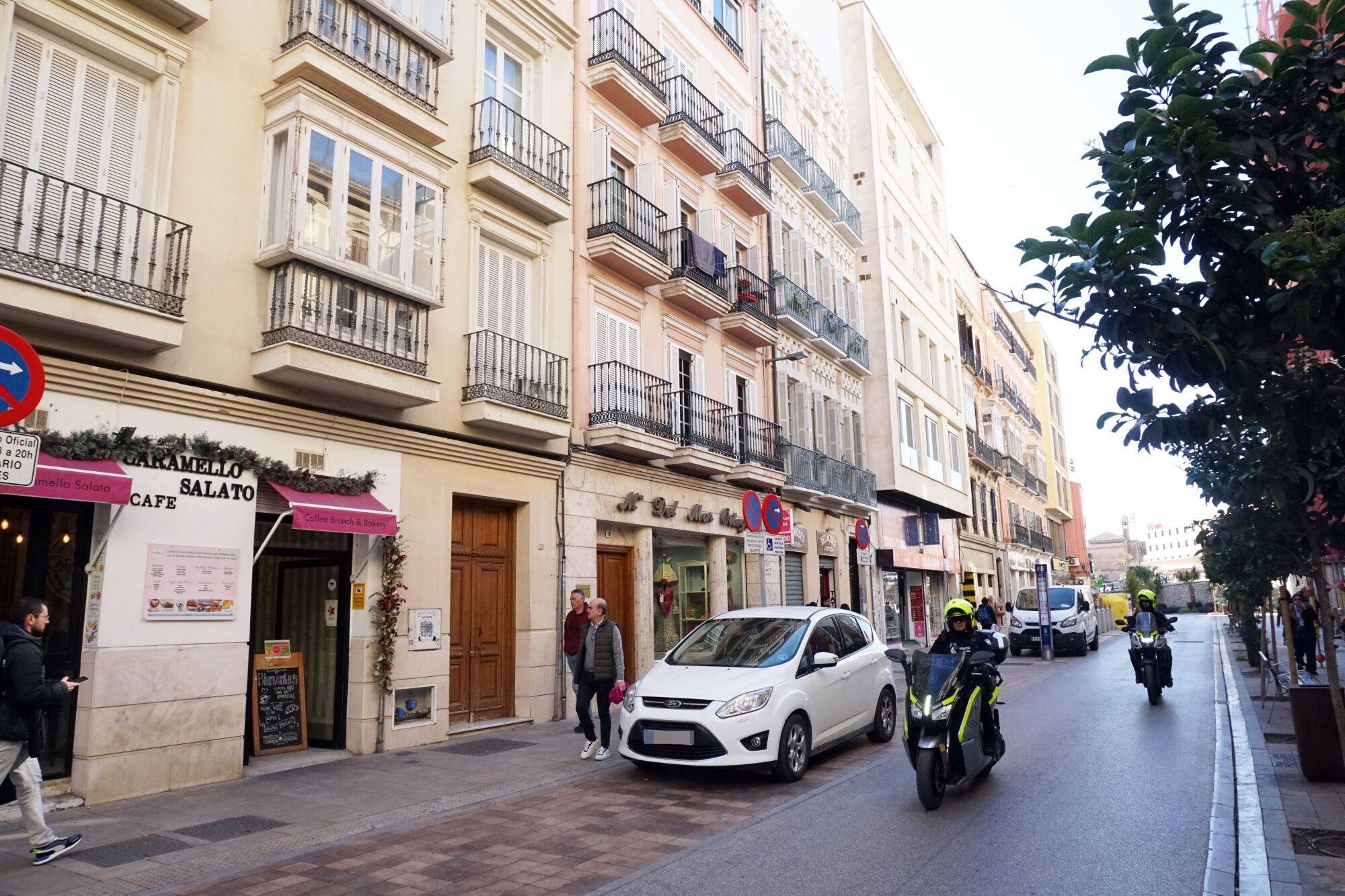 Así vive la calle Carretería después de un año de las obras de reurbanización