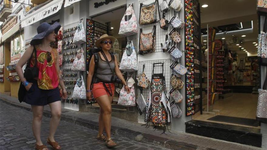 García apunta ahora a bancos y restaurantes en el control de la contaminación visual