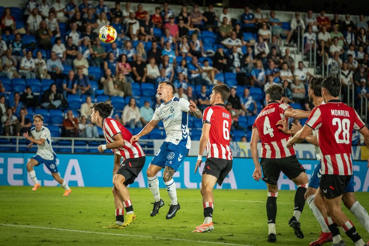 FOTOS | Partido de Primera RFEF CD Tenerife-Bilbao Athletic