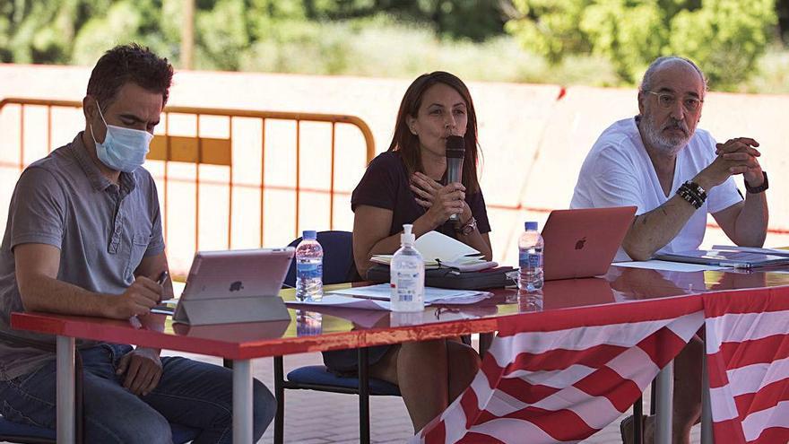 Taula presidencial a l&#039;assemblea de dissabte passat amb Francesc Sòria, Ruth Guerrero i Manel Villaplana