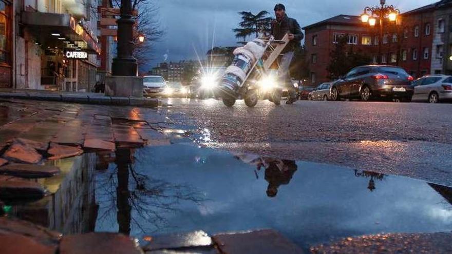 Los vecinos de la Gesta se quejan de baches &quot;eternos&quot;