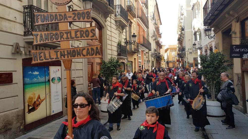 Las Casas de Castilla-la Mancha desfilan en València