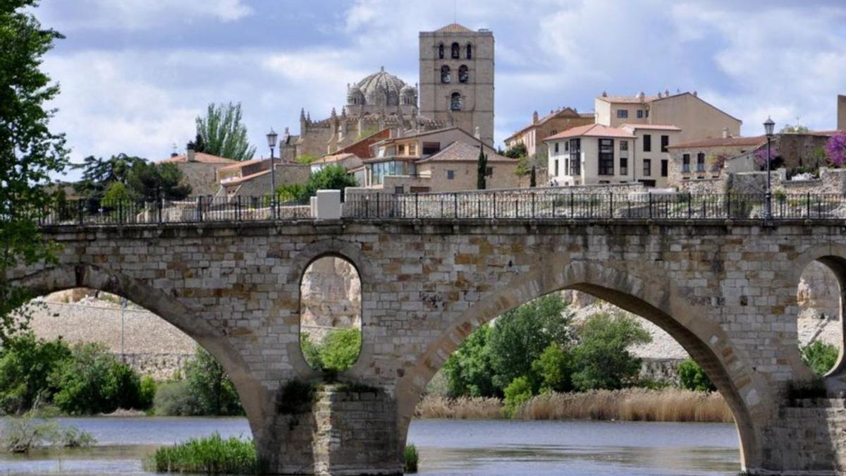 Puente sobre el Duero, en Zamora, que atravesó Jovellanos en su viaje.