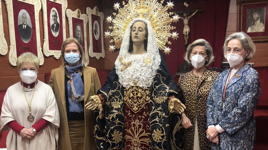 75 años con la Virgen del Primer Dolor de Mariano Benlliure. 