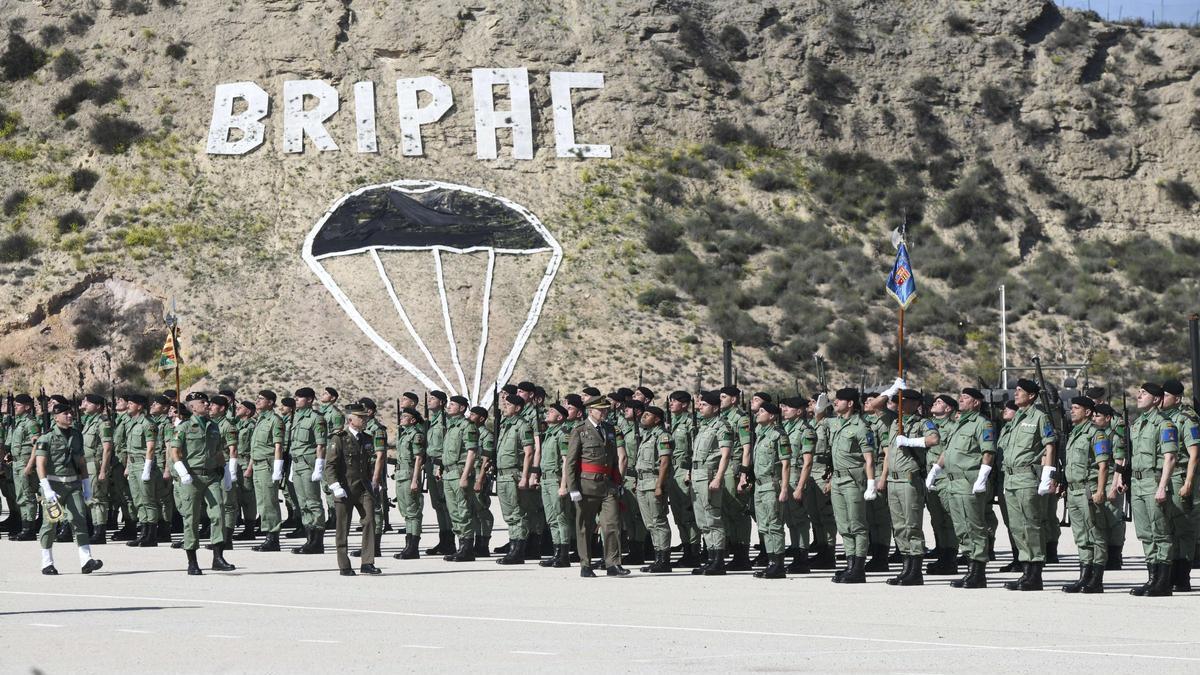 Las imágenes del aniversario de la Brigada Paracaidística
